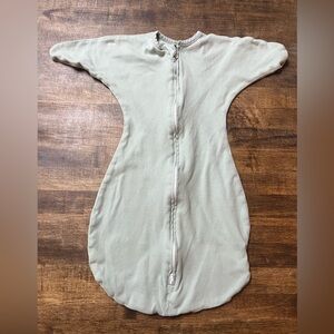 Zigjoy 1.0 Tog 100% Cotton Shark-Fin Transition Swaddle 3-6Months